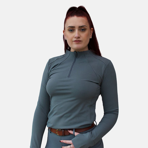 Lady wearing Cameo Thermo Baselayer in Pewter