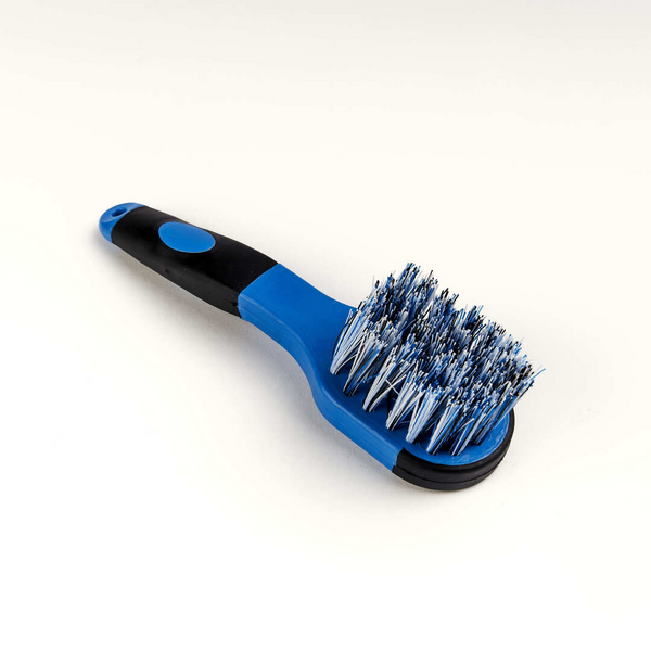 Ezi-Groom Grip Bucket Brush in Bright Blue showing Bristles